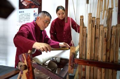 再次“出圈”！北京冬奧會(huì)運(yùn)動(dòng)員獲獎(jiǎng)證書由雙林綾絹裱封
